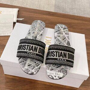 Dior Sandal🫧🫧siez 8